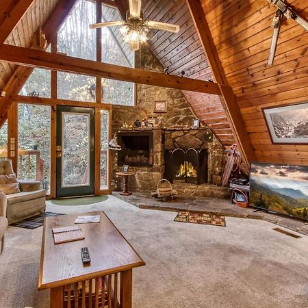 Mountain Springs Chalet Гатлинбург Экстерьер фото